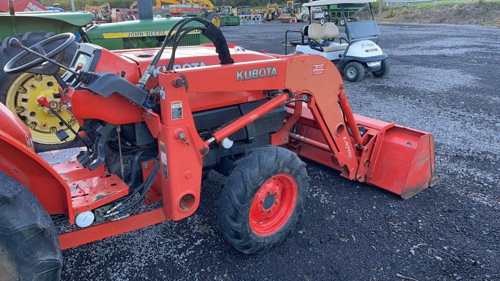 KUBOTA L4400 TRACTOR