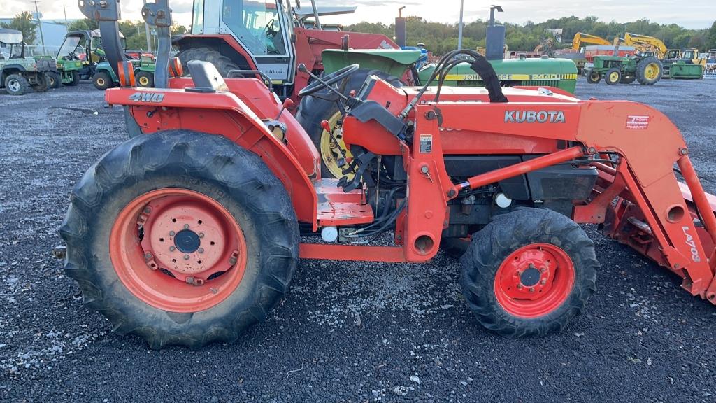 KUBOTA L4400 TRACTOR