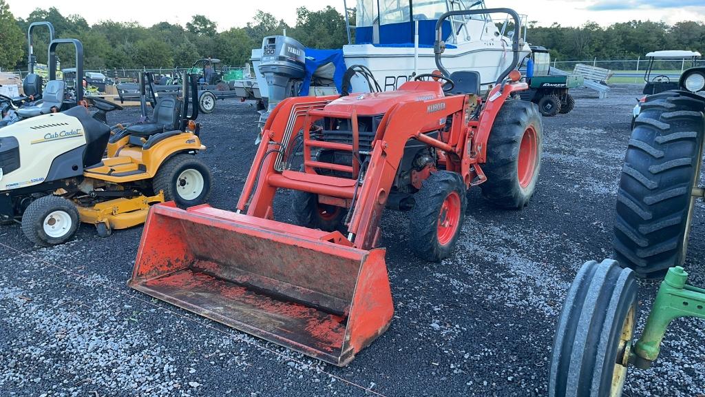 KUBOTA L4400 TRACTOR
