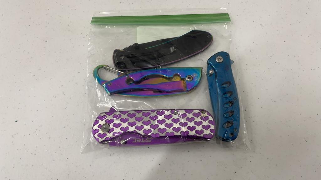 QTY 4) ASSORTED POCKET KNIVES