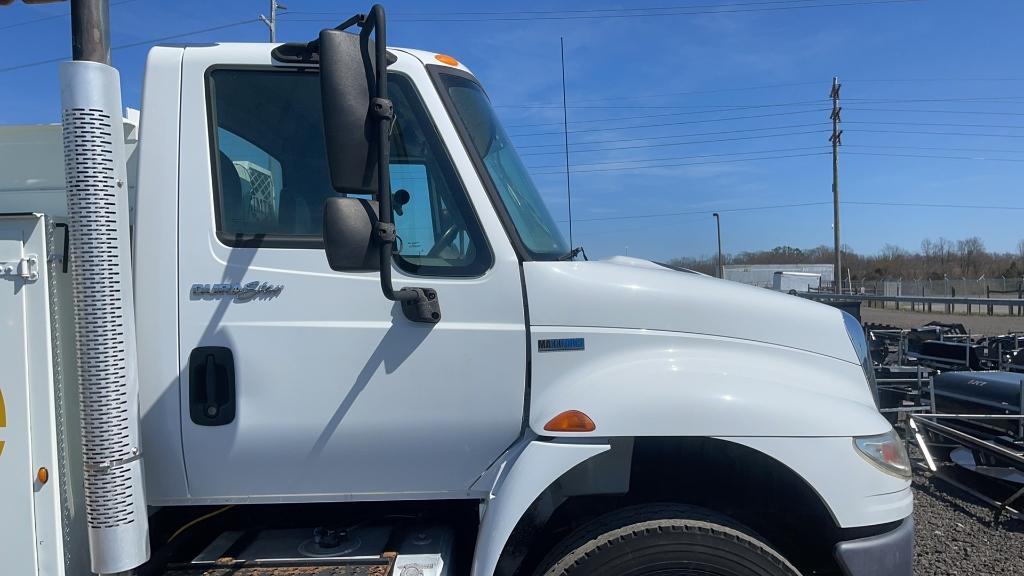 2012 INTERNATIONAL 4400 DURA STAR SERVICE TRUCK