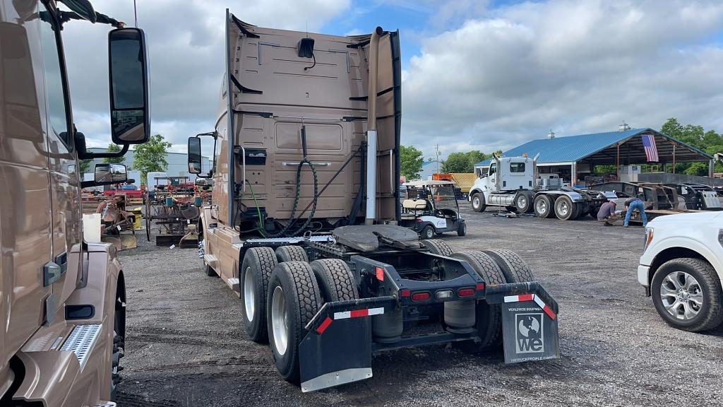 2018 VOLVO VNL64T670 TANDEM AXLE ROAD TRACTOR