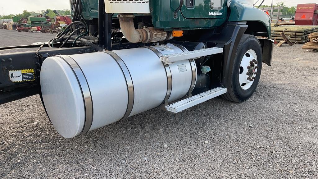 2009 MACK CXU612 SINGLE AXLE ROAD TRACTOR