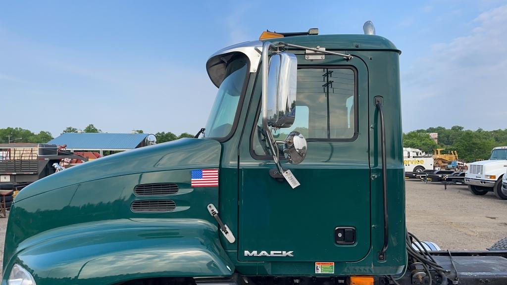 2009 MACK CXU612 SINGLE AXLE ROAD TRACTOR