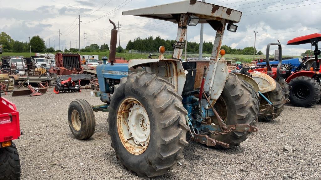 FORD 5600 2WD TRACTOR