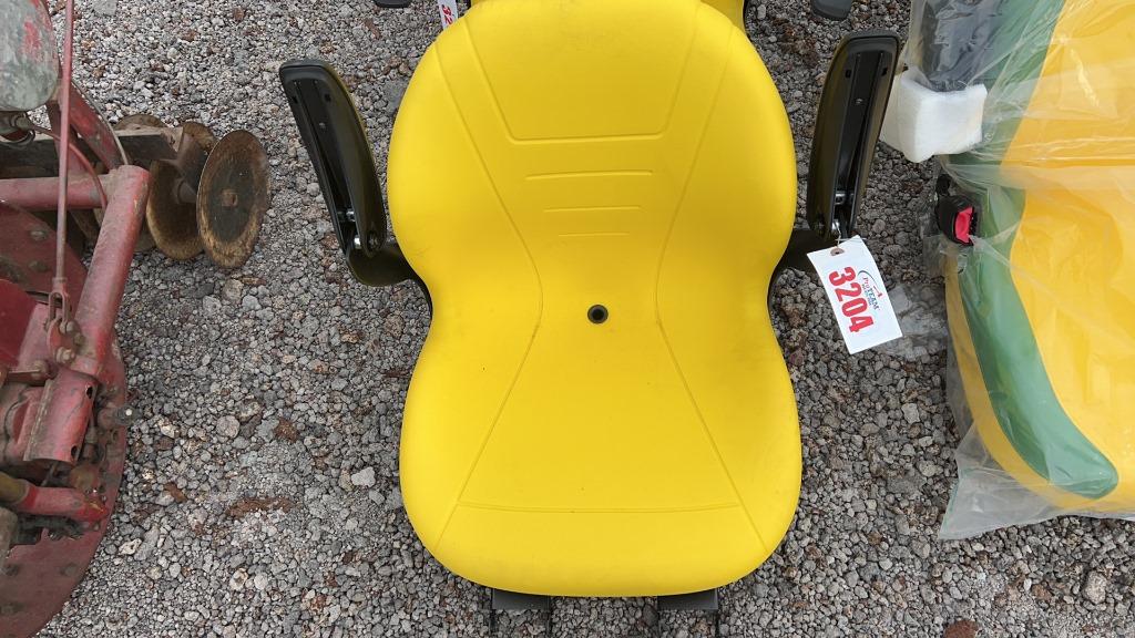JOHN DEERE SEAT