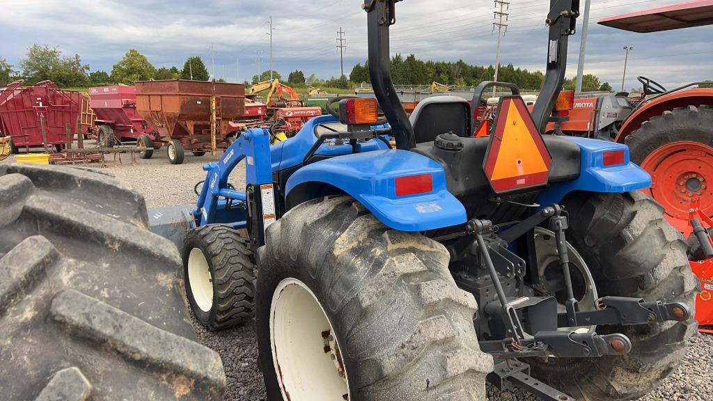 NEW HOLLAND TC40S TRACTOR