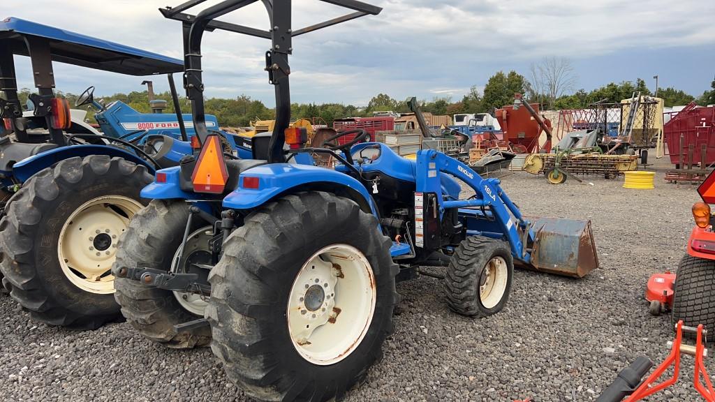 NEW HOLLAND TC40S TRACTOR