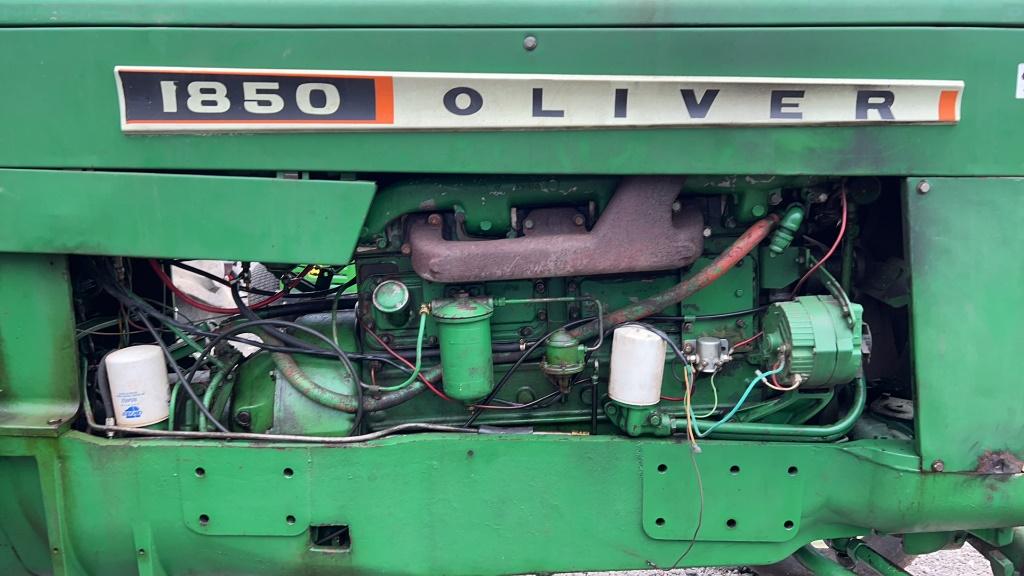 OLIVER 1850 TRACTOR