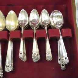 Rogers Eternally Yours 110+ Piece Flatware set
