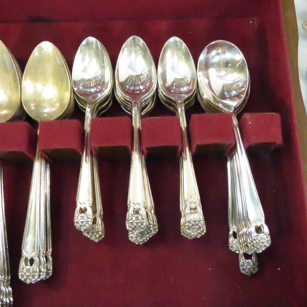 Rogers Eternally Yours 110+ Piece Flatware set