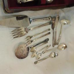 Rogers Eternally Yours 110+ Piece Flatware set