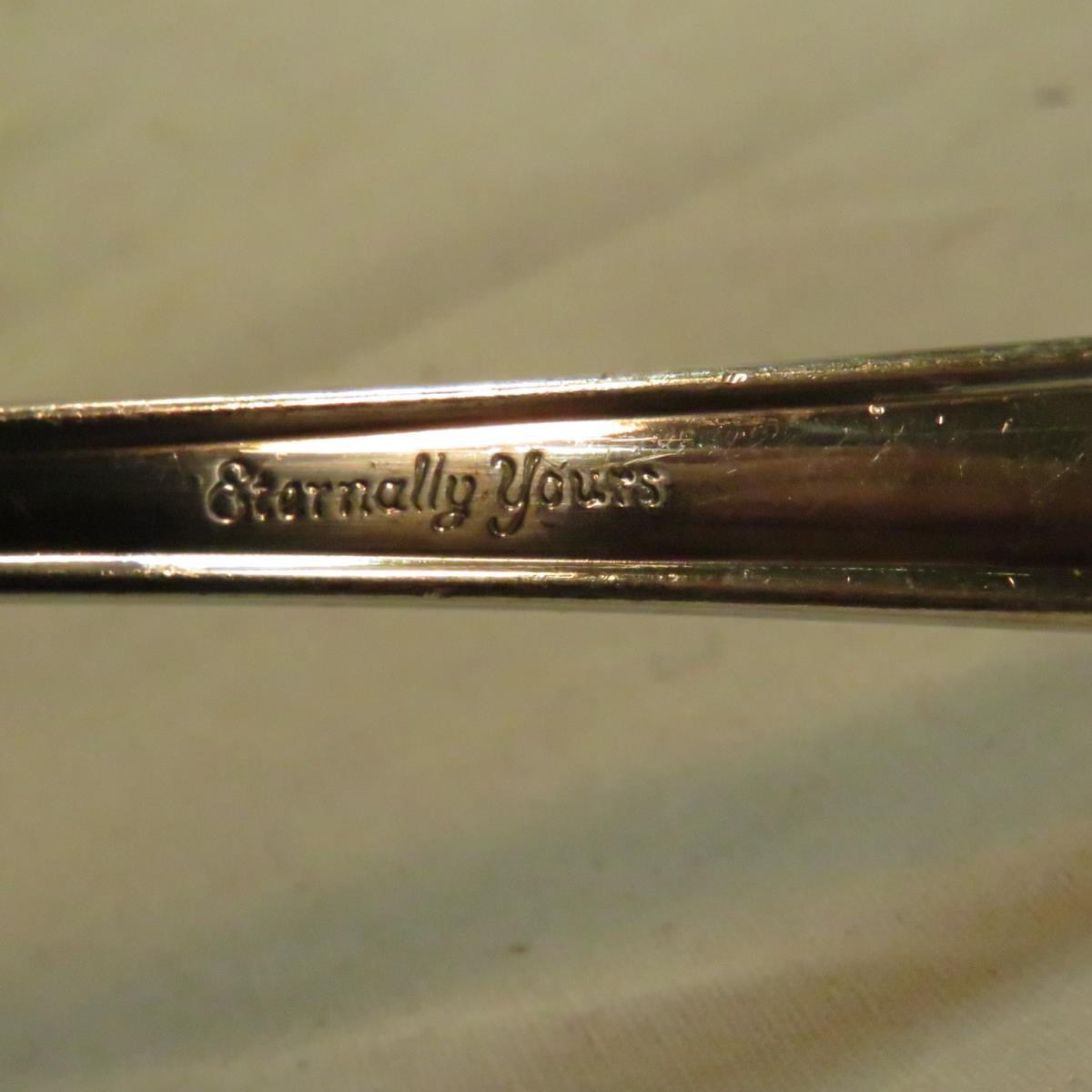 Rogers Eternally Yours 110+ Piece Flatware set