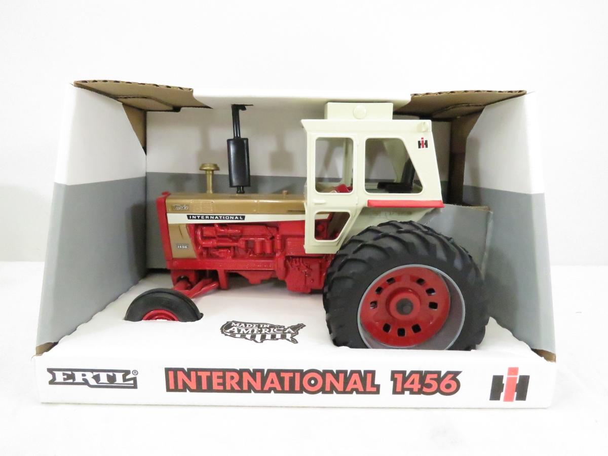 ERTL International 1026 & 1456 1:16 NIB
