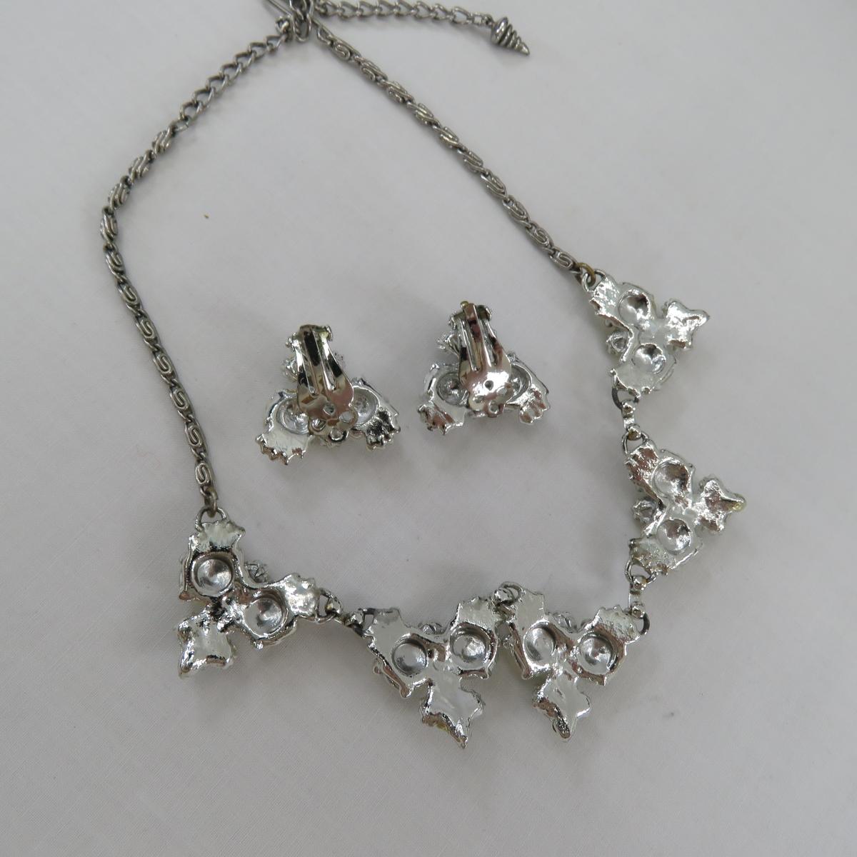 Vintage Thermoset & Christmas Jewelry - some sets