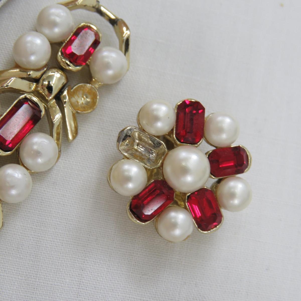 Vintage Thermoset & Christmas Jewelry - some sets