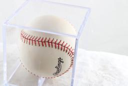 MLB Autographed Baseball Duke Snider in Case