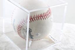 MLB Autographed Baseball Jim Perry in Case