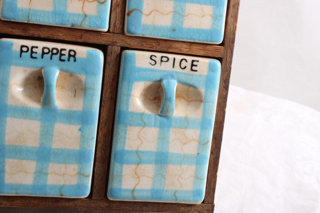 Wood Wall Spice Rack Ceramic Spice Jars