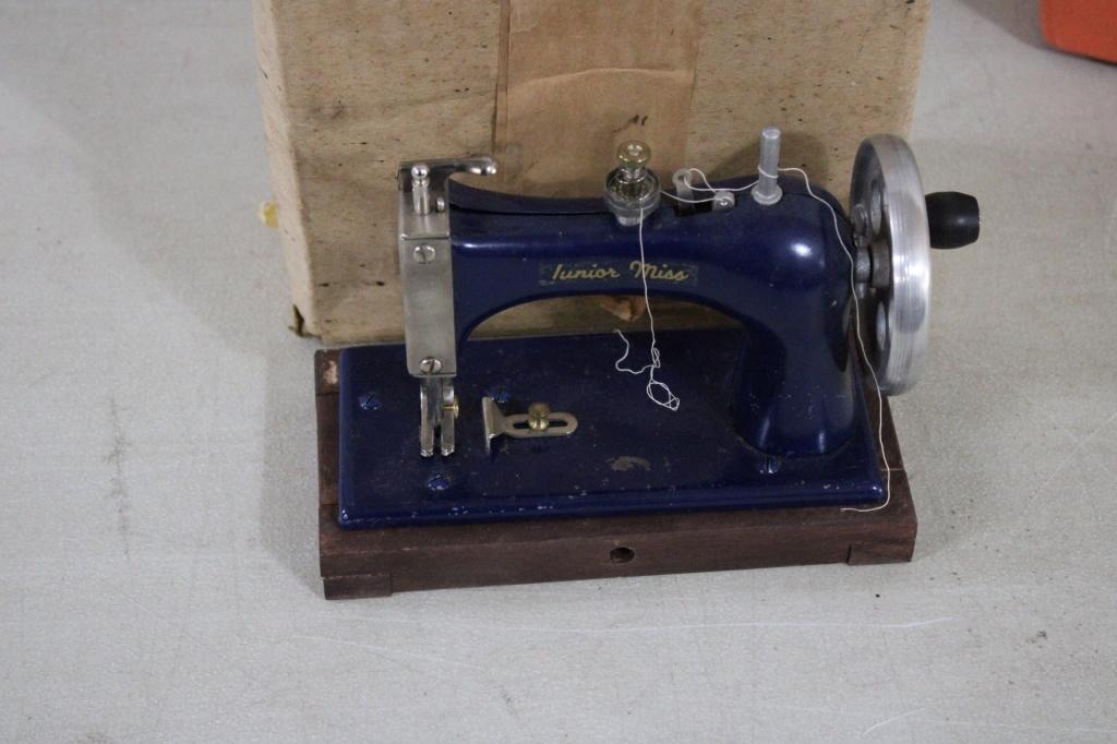 3 Children's Sewing Machines