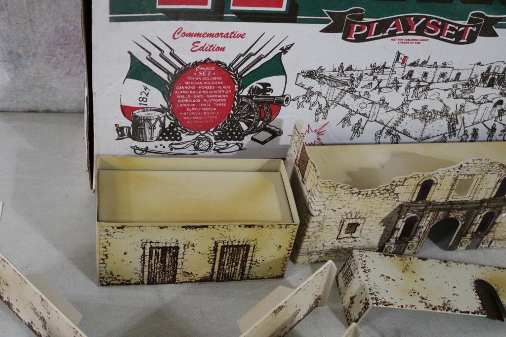 Alamo Classic Toy Soldier Play Set in Box