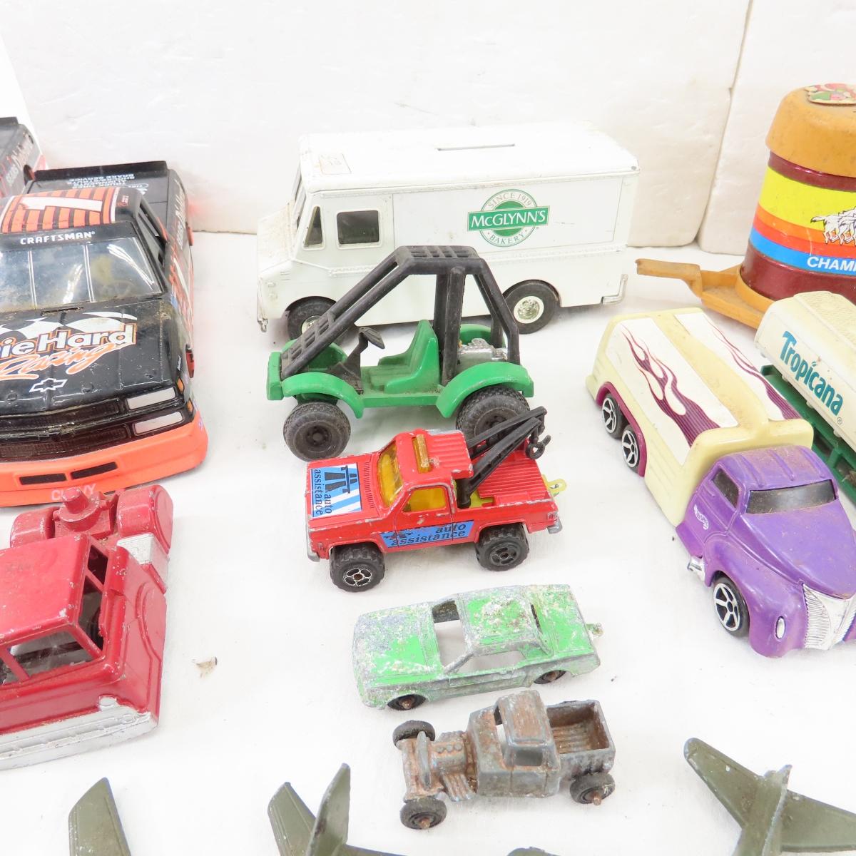 Midgetoy Army vehicles, 1:24 and other Diecast