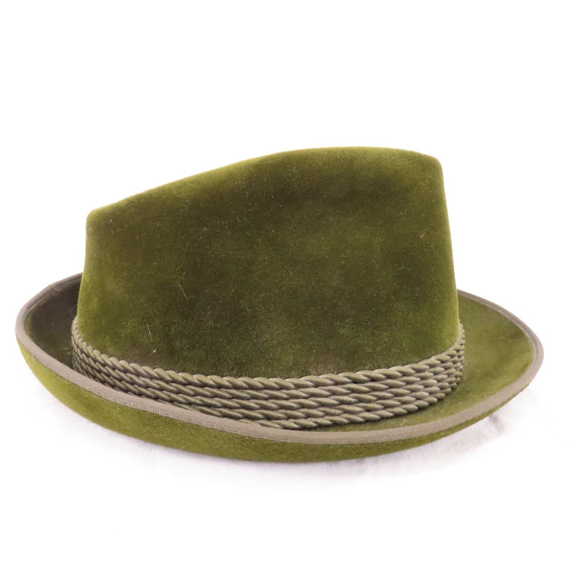 German Lederhosen, Edelweib-Hut Hat, & More