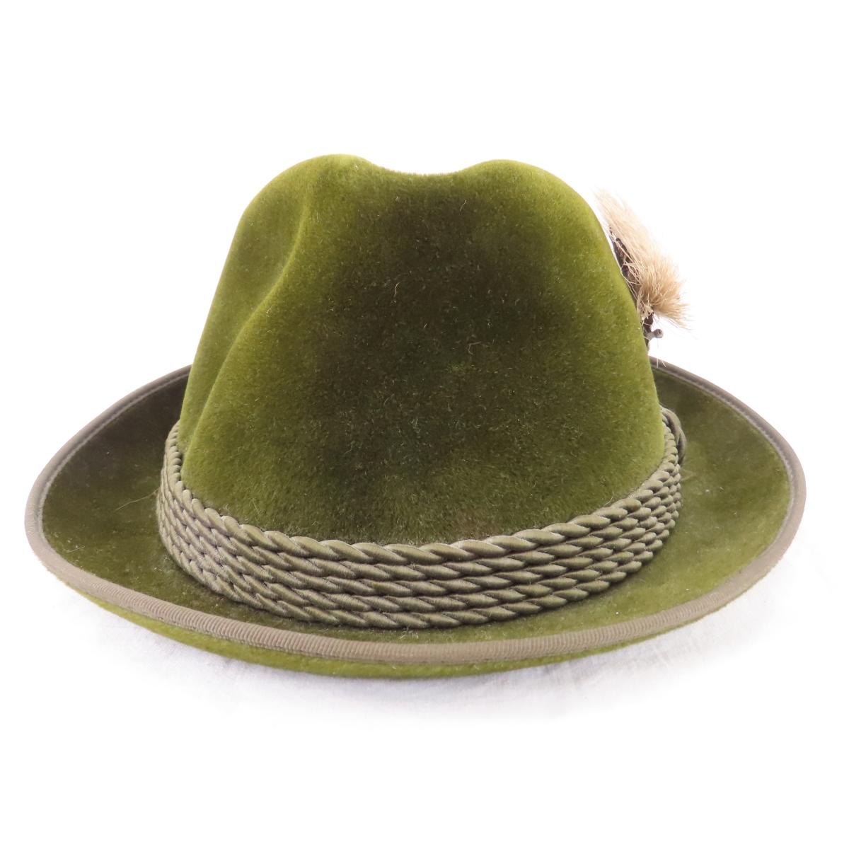 German Lederhosen, Edelweib-Hut Hat, & More