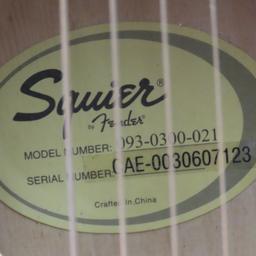Fender Squire 093-0300-021 Guitar in case