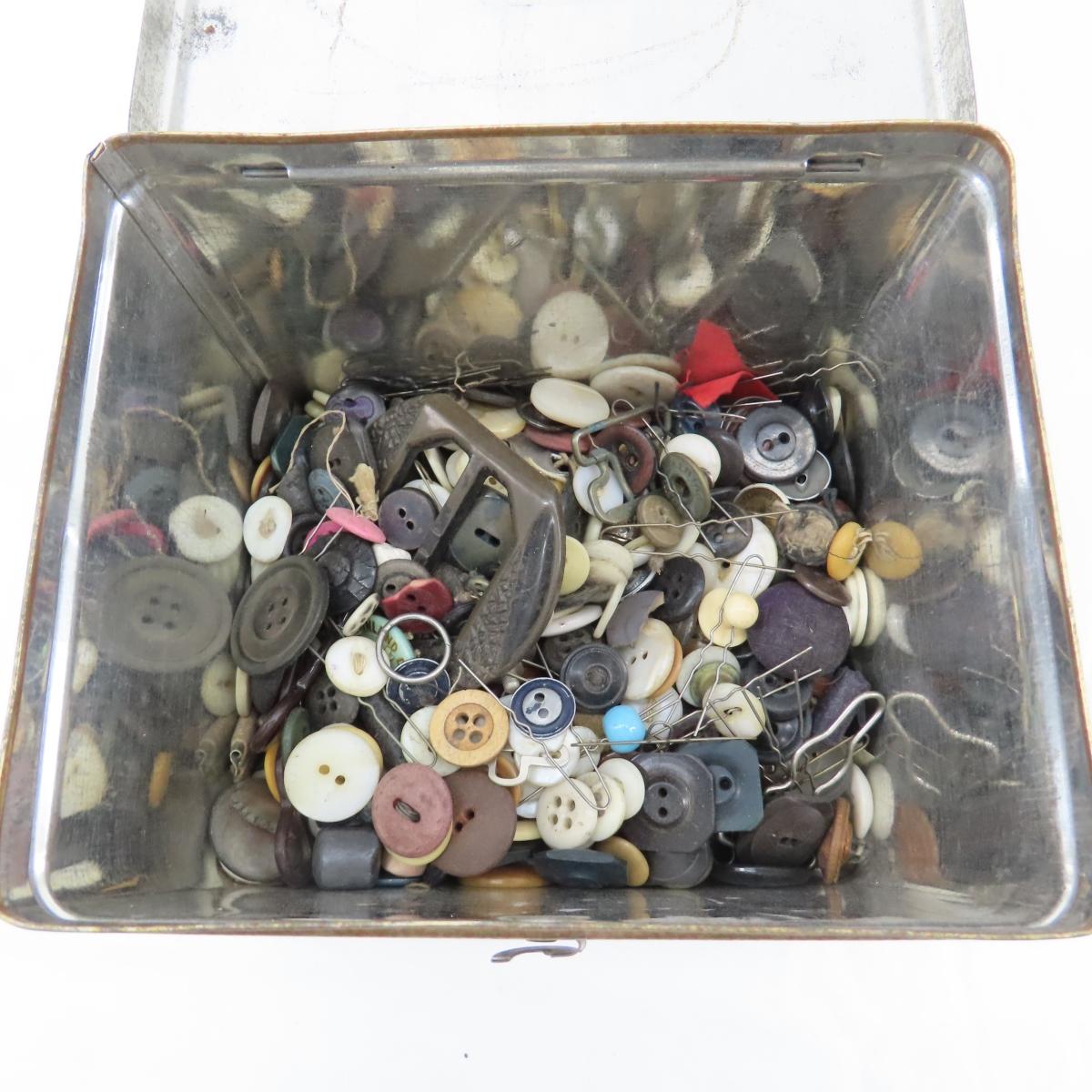 Vintage Sewing Notions, Machine Parts, Buttons