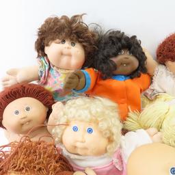 11 Cabbage Patch Dolls & Accessories