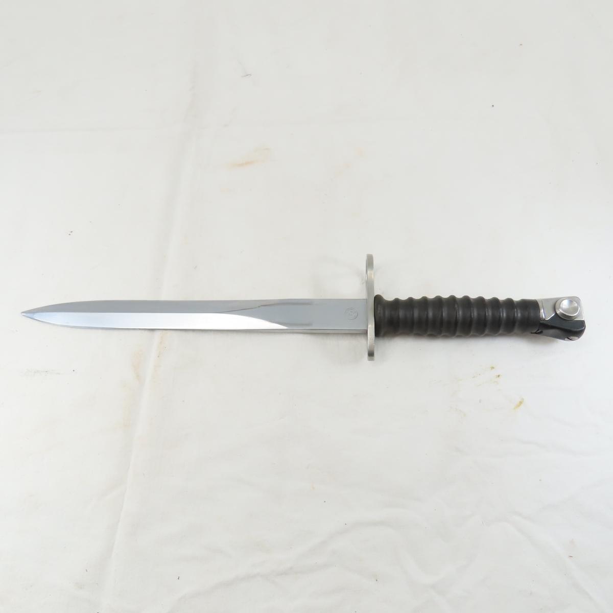 Swiss Army Bayonet & Scabbard with Leather Frog