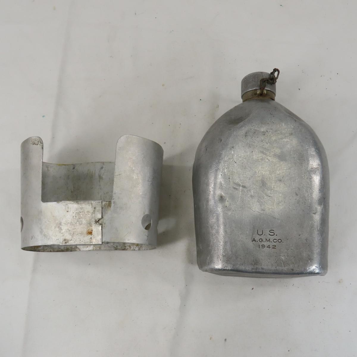 Experimental canteen cover with 1942 US canteen