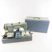 Vintage Universal Super Deluxe Sewing Machine