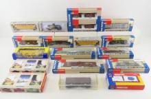 17 HO Walthers & Misc Premium Rolling Stock
