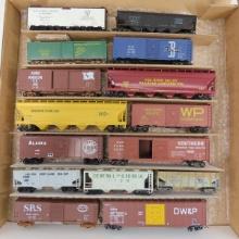 15 HO scale Freight cars – Various RR