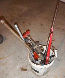 Lot #389d- Large pipe cutters, pipe reamer, pipe threader, brass valves