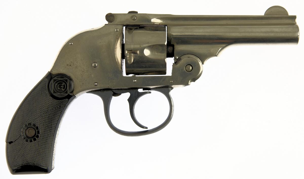 Lot #379 - Harrington & Richardson Arms Co. Hammerless Top Break .32 S/W