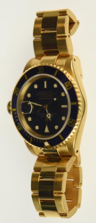 Lot #1 - 18K Yellow Gold Men’s Rolex Submariner with Automatic Movement. 18K Round Case. 18K