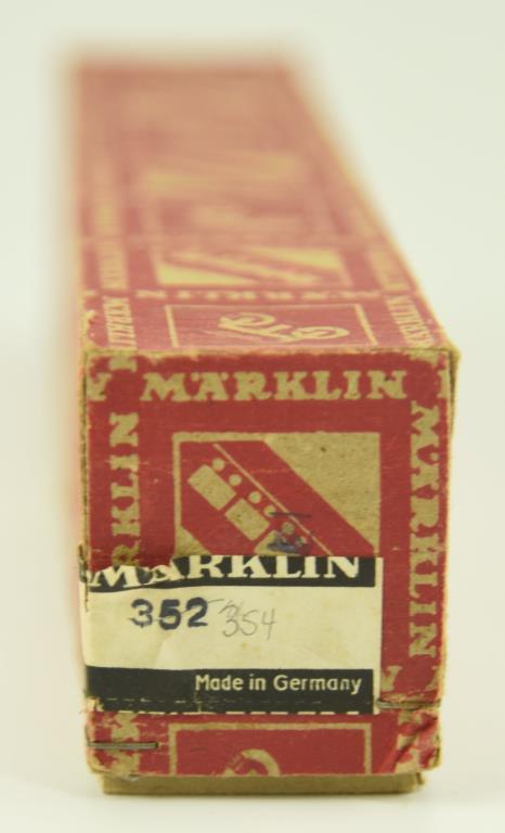 Lot #15 - (4) Marklin vintage metal passenger cars all in original boxes:   346/1 Chair car,