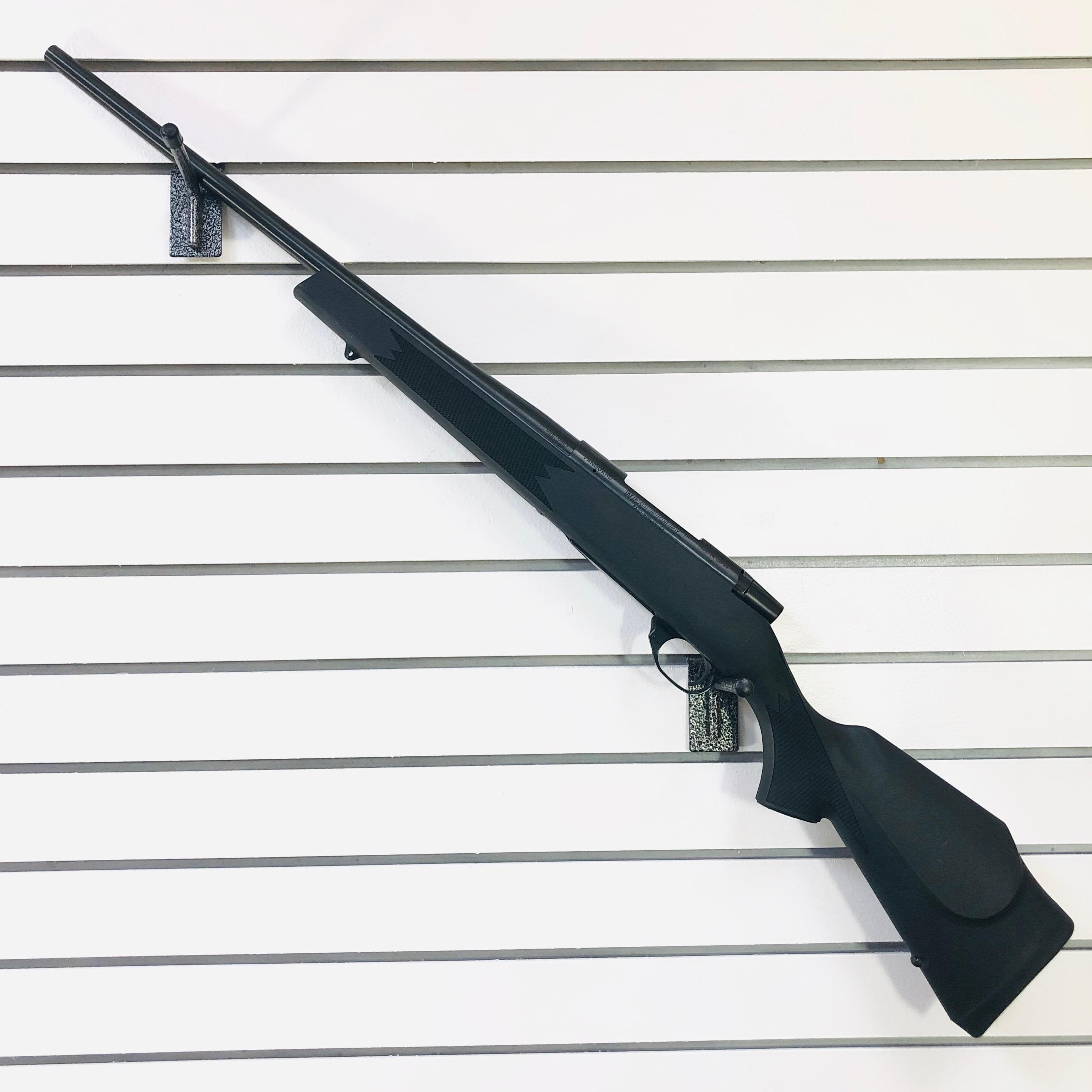 Like-new Weatherby Vanguard 5-shot bolt action rifle, .223 Rem cal