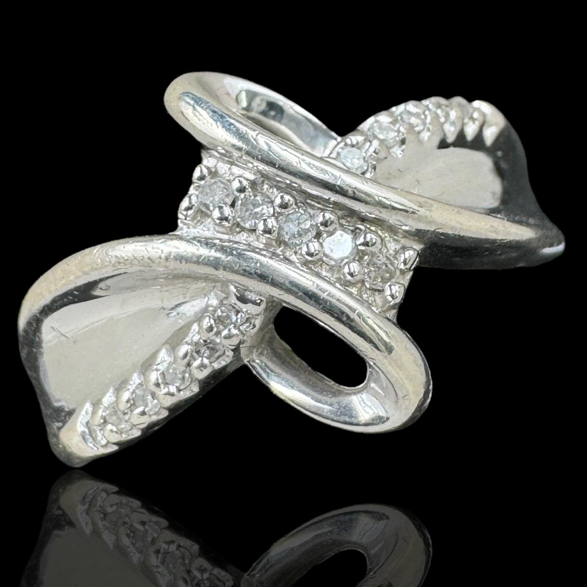 Estate sterling silver diamond ring