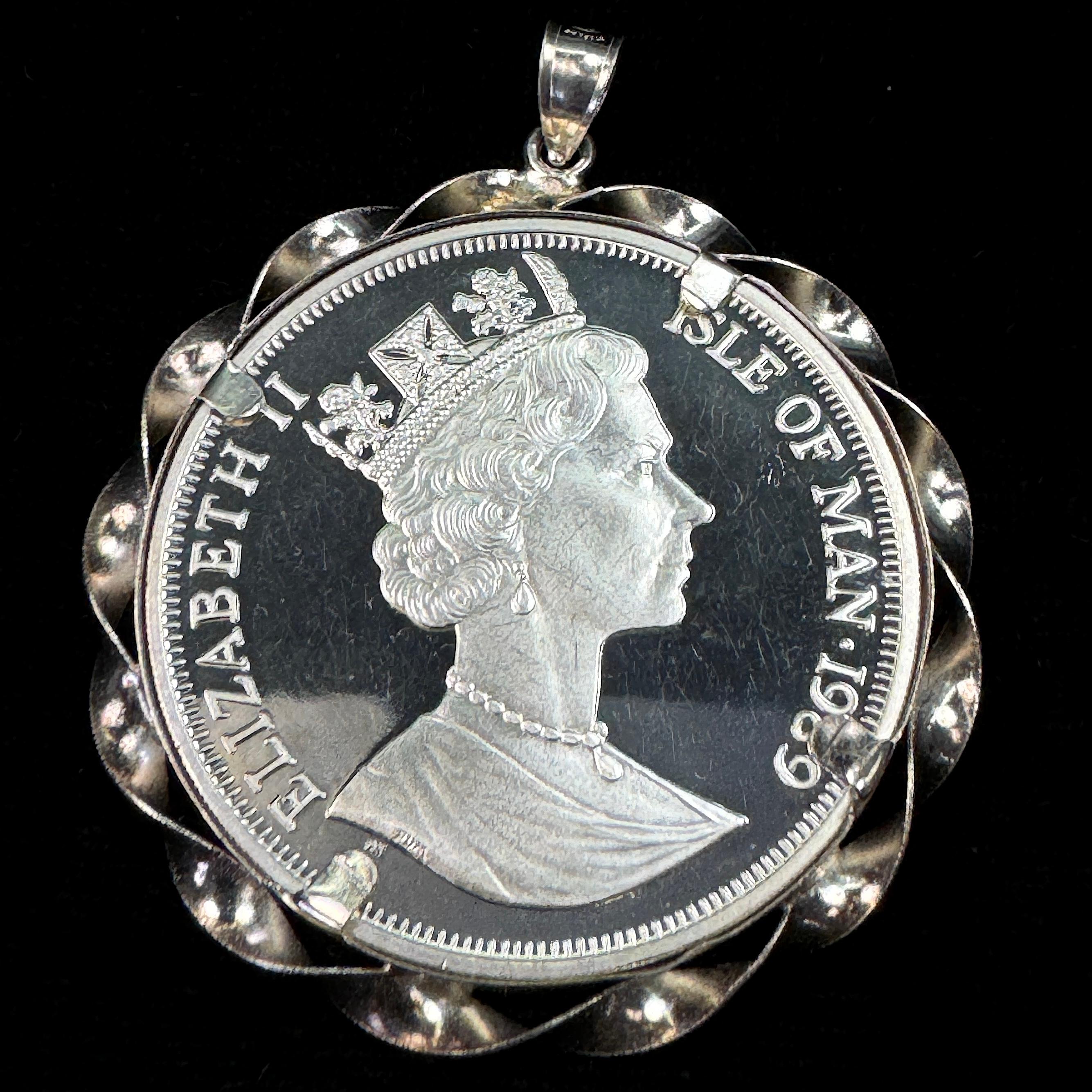 Proof 1989 Isle of Man 1oz silver crown in a sterling silver bezel