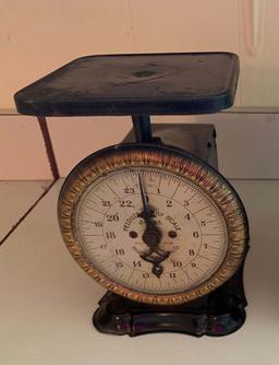 Pelouze Kitchen Scale