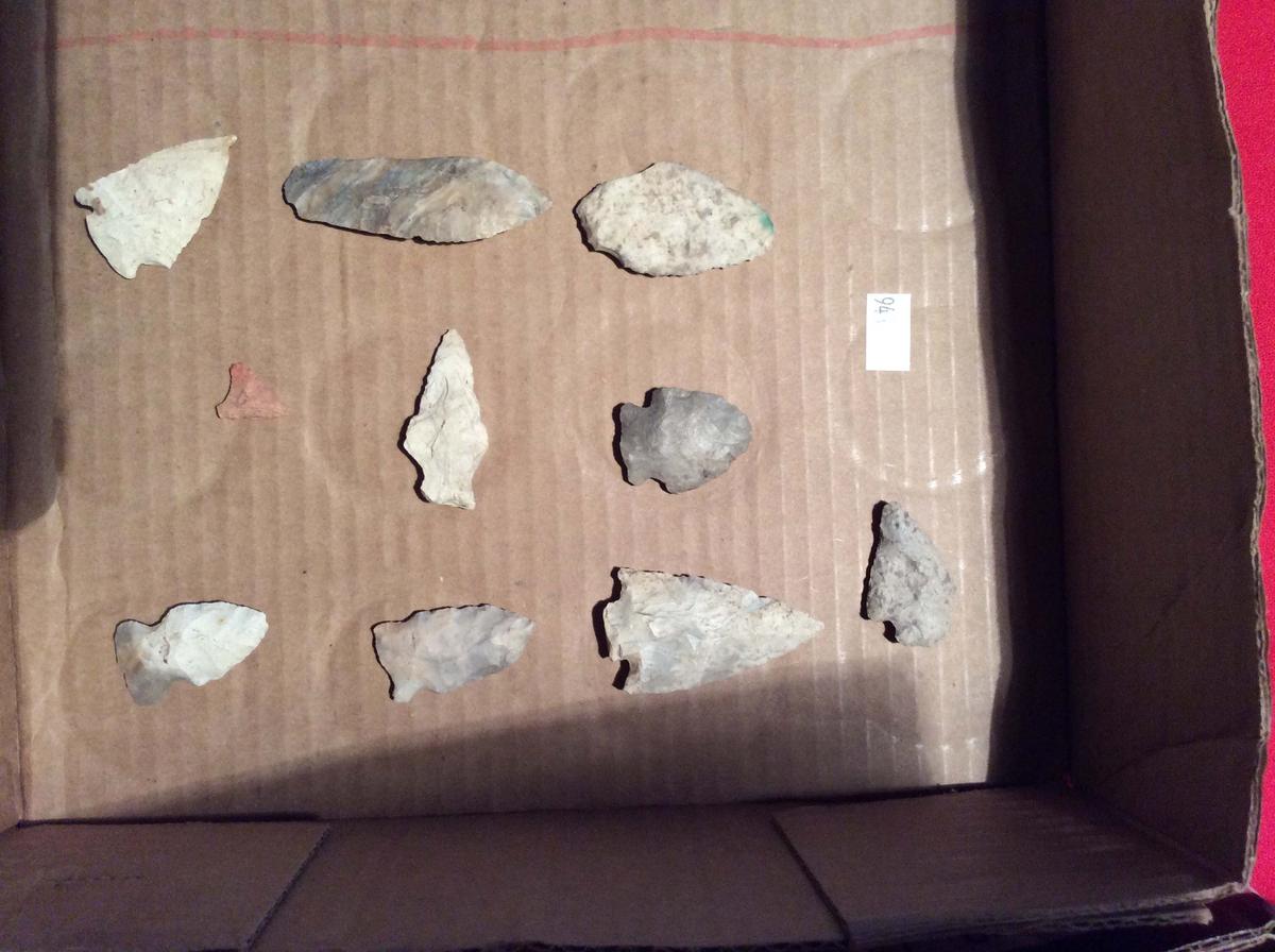 Assortment of Arrowheads (10)