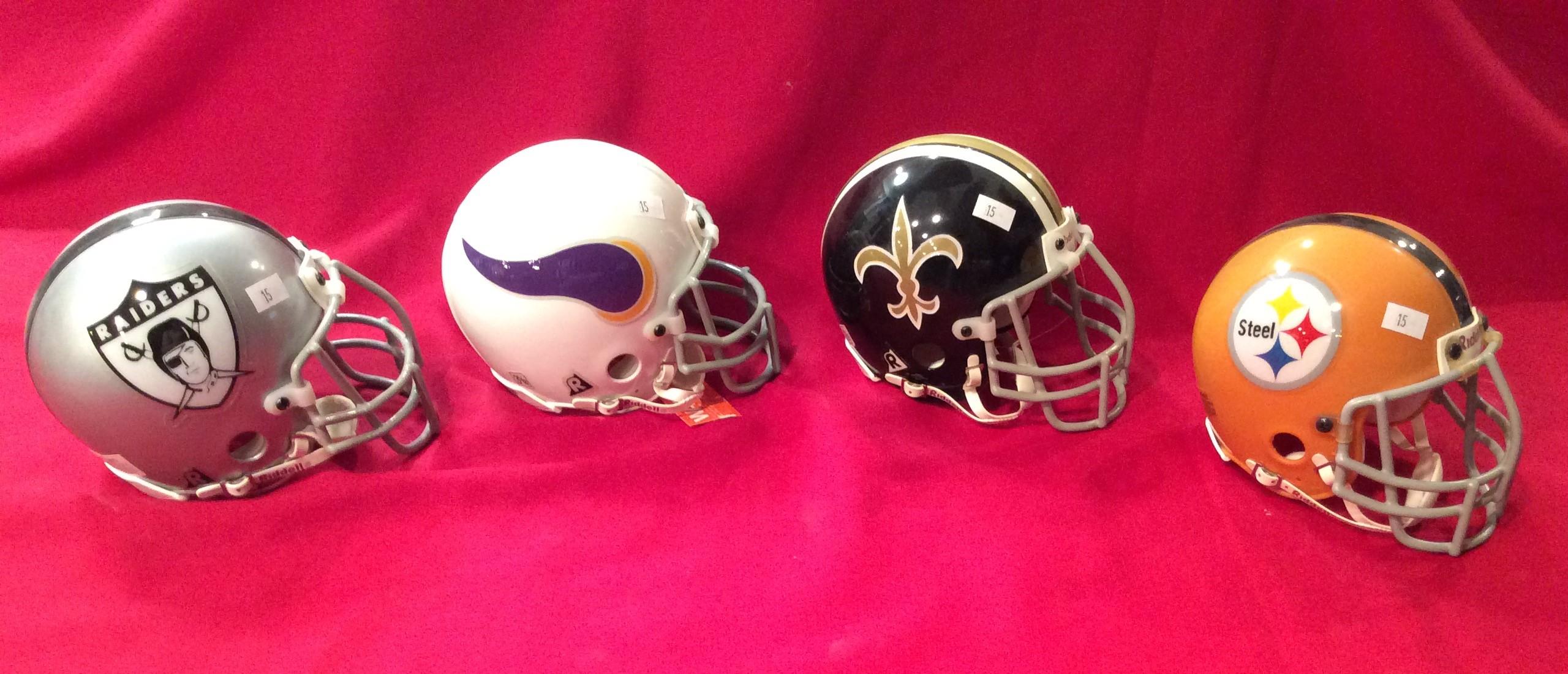Riddell Mini Helmets 3 5/8" NFL Assortment