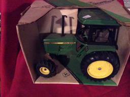 John Deere 2550 Tractor 1/16