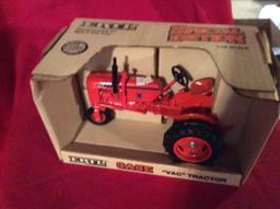 Ertl "VAC" Tractor 1/16