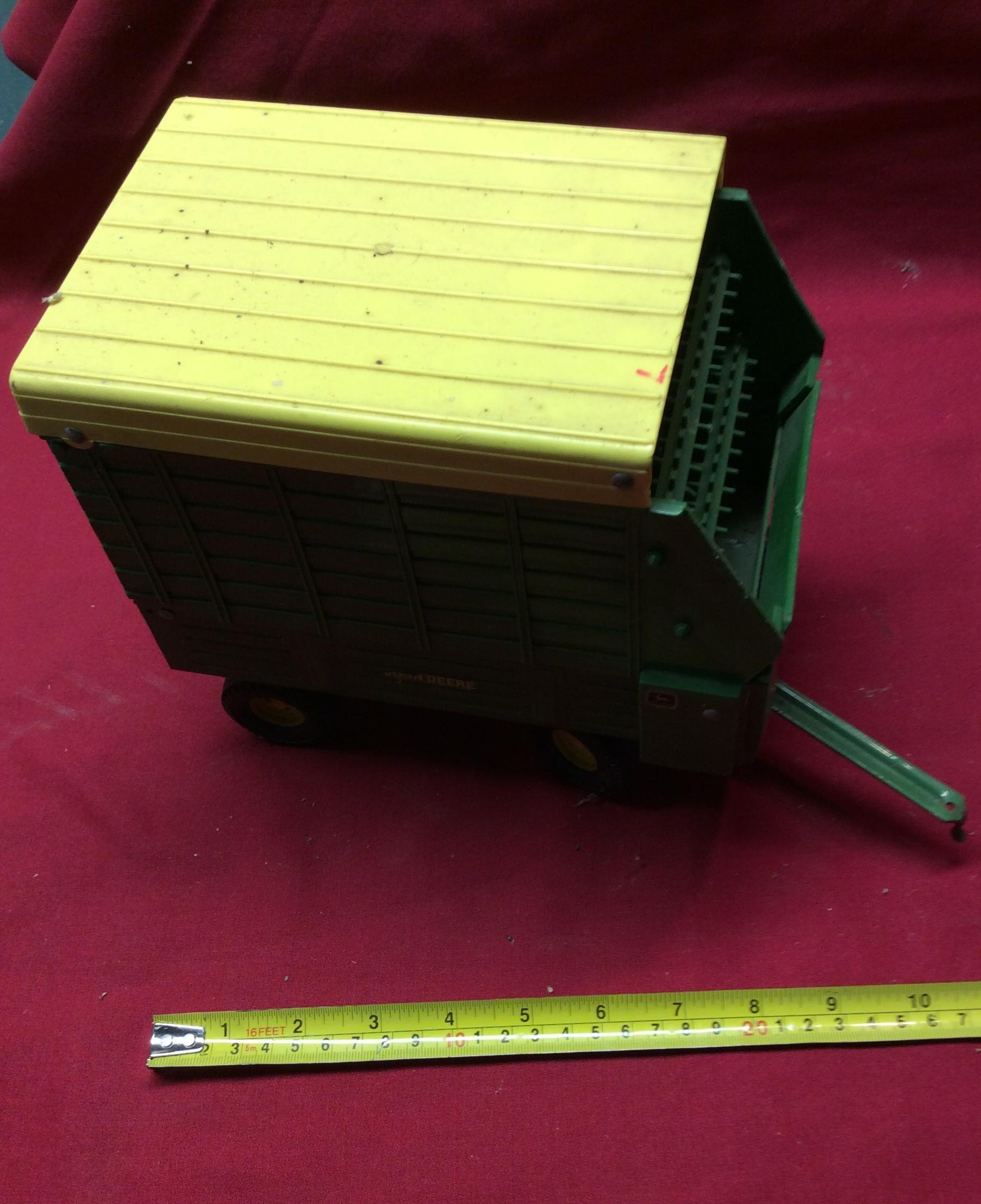 John Deere Silage Wagon 1/16