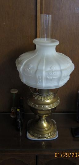 Aladdin Lamp With Globes  26 Inches Tall